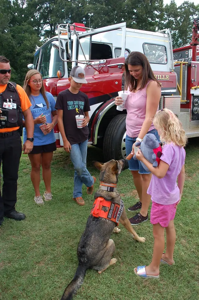 Troutman hosts National Night Out to bring community together with law  enforcement, first responders